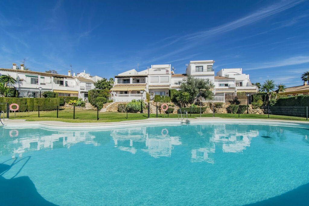 Townhouse Atalaya Málaga - image 10