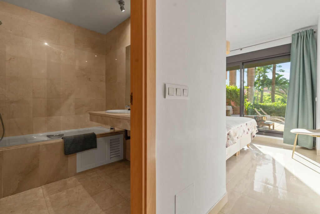Ground Floor Apartment Estepona Málaga - image 10