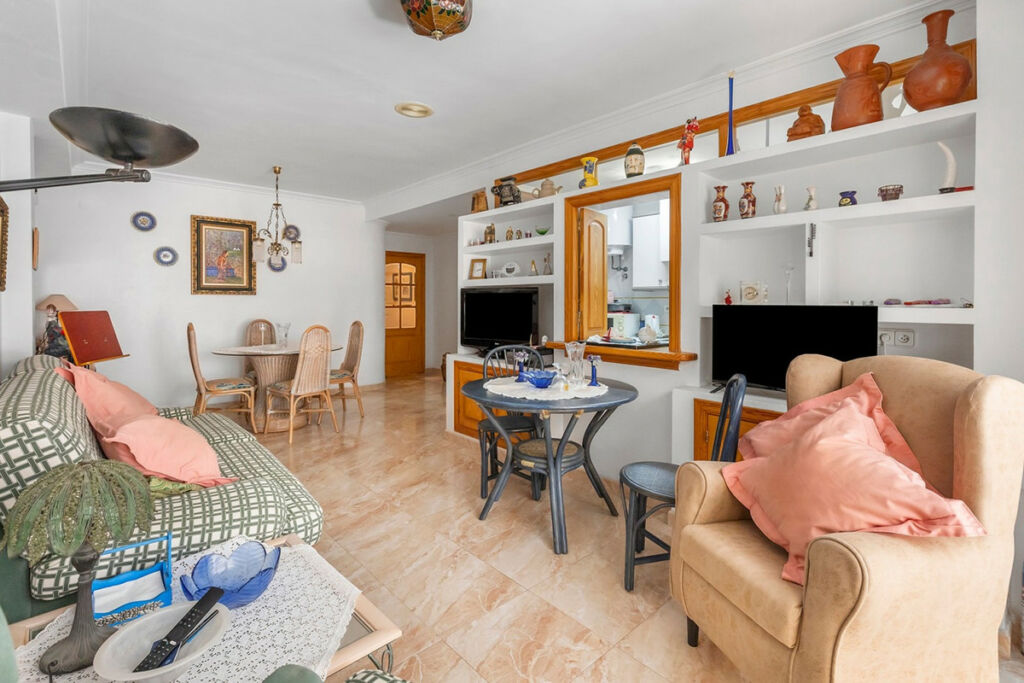 Middle Floor Apartment La Mata Alicante - image 9