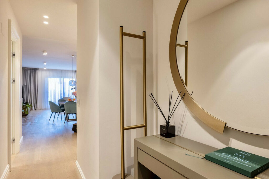 Middle Floor Apartment Estepona Málaga - image 10