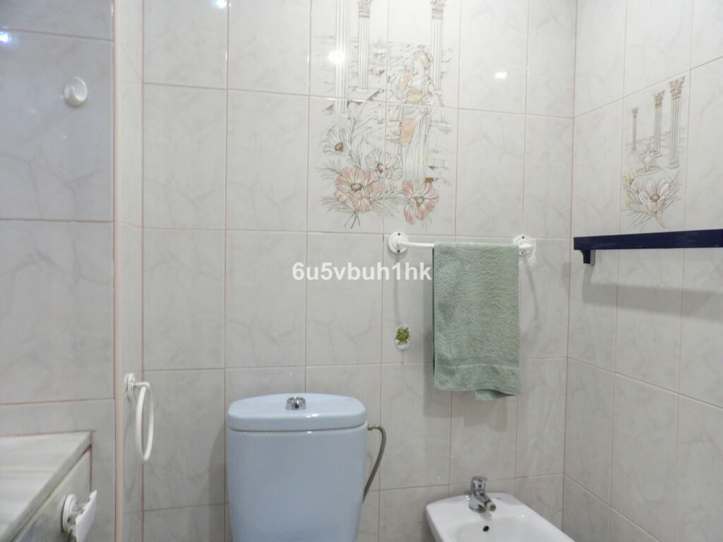Middle Floor Apartment Fuengirola Málaga - image 10