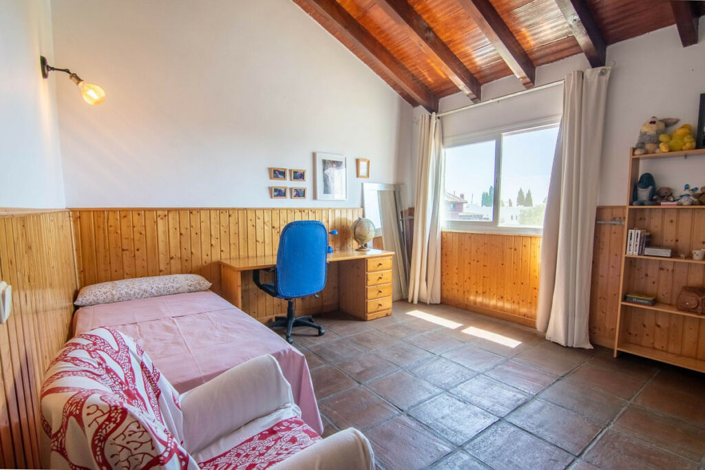 Detached Villa Estepona Málaga - image 11
