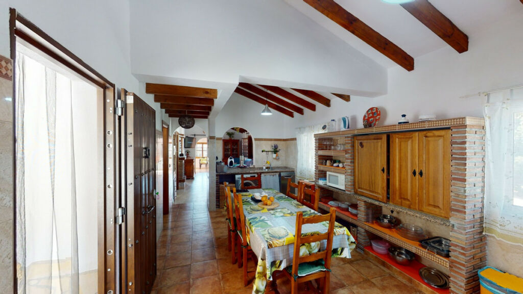 Detached Villa El Borge Málaga - image 10