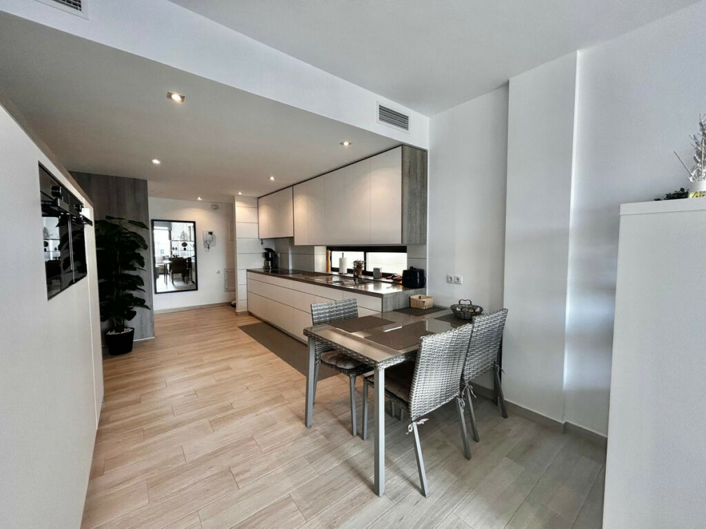Penthouse Villamartin Alicante - image 10