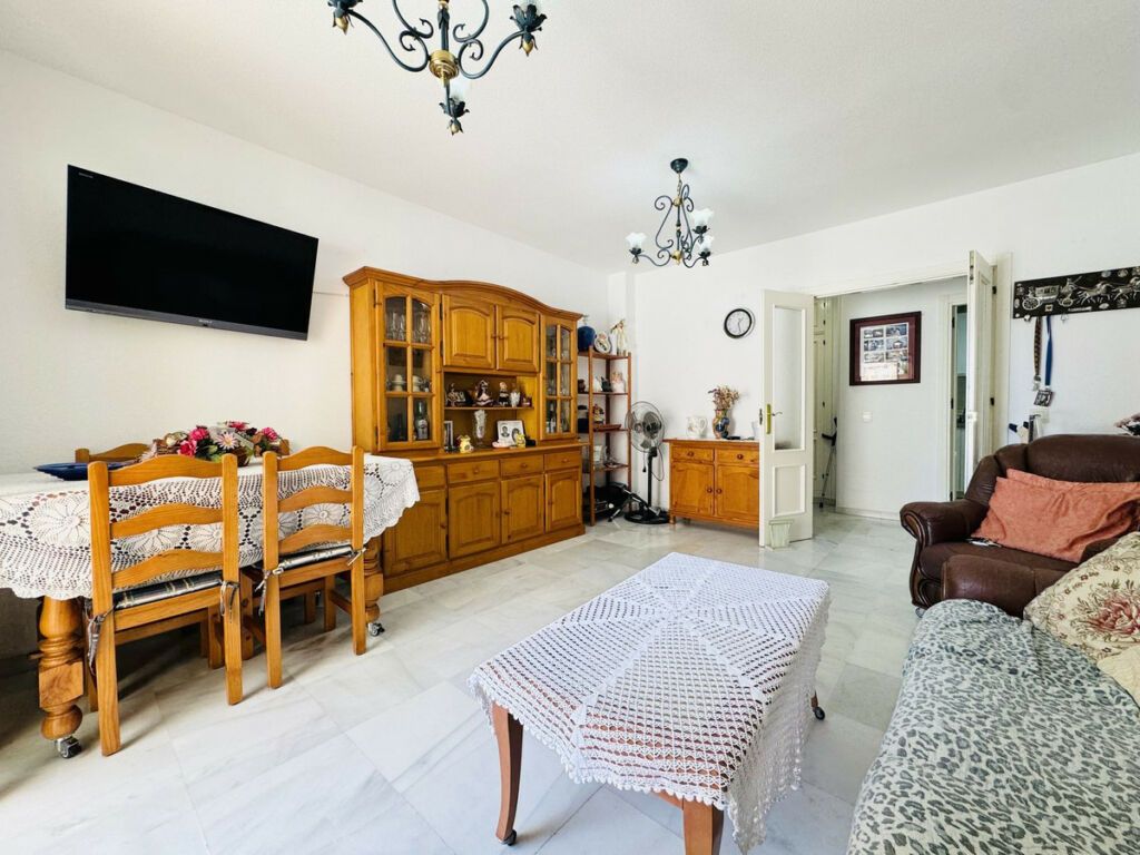 Middle Floor Apartment San Luis de Sabinillas Málaga - image 10