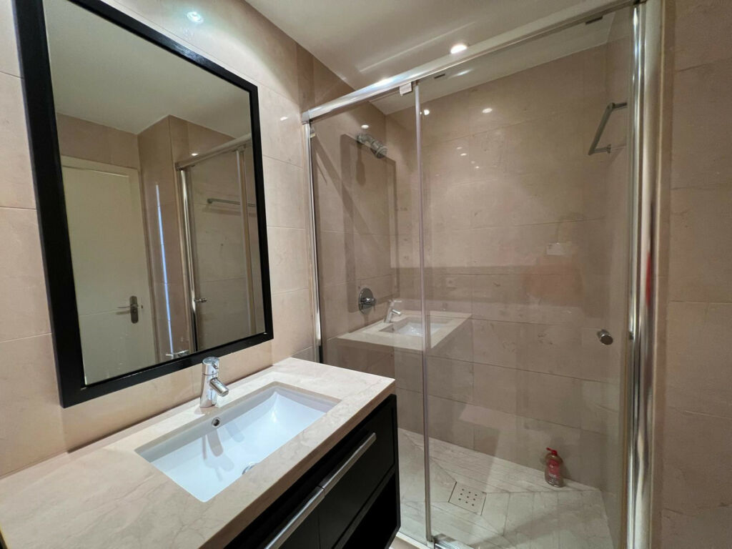 Middle Floor Apartment La Quinta Málaga - image 10