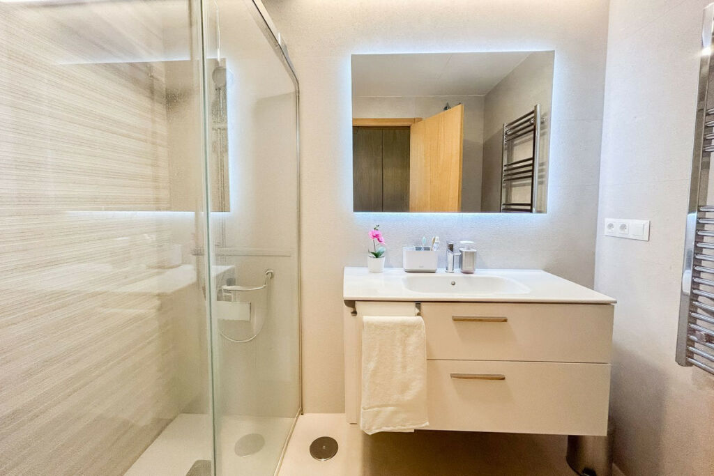 Middle Floor Apartment Casares Málaga - image 10