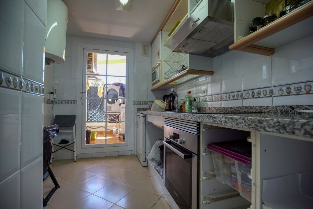 Middle Floor Apartment Nueva Andalucía Málaga - image 10