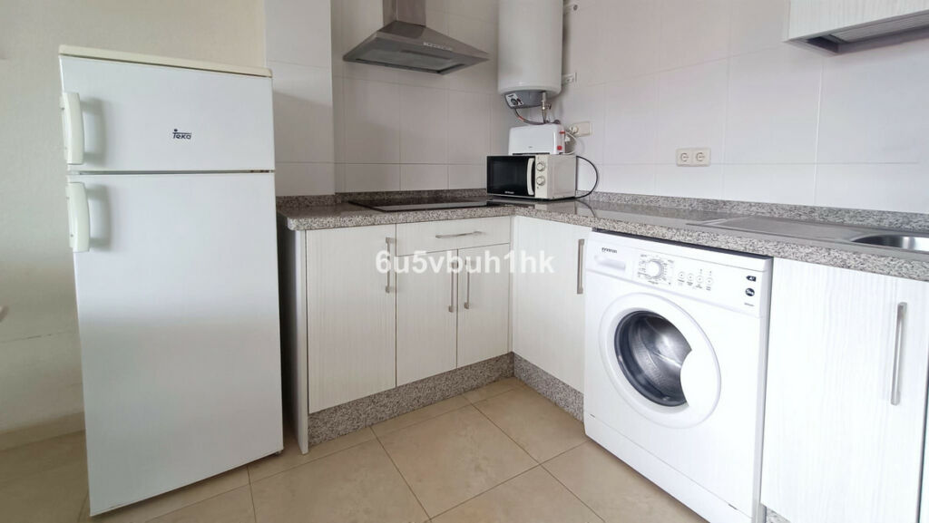 Middle Floor Apartment Fuengirola Málaga - image 11