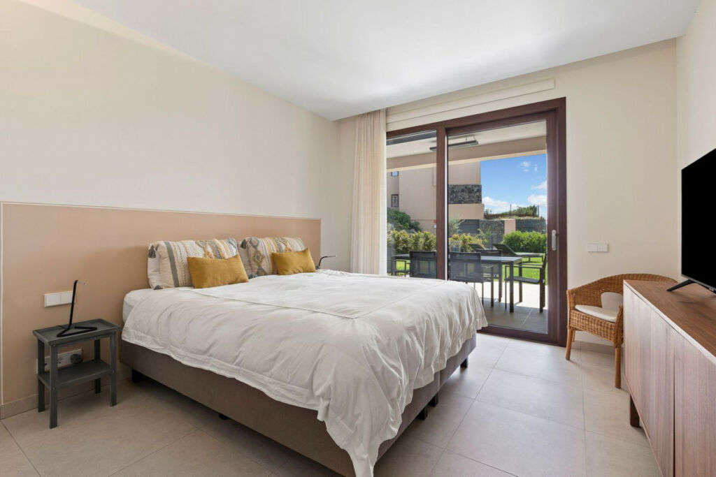 Ground Floor Apartment Benahavís Málaga - image 10