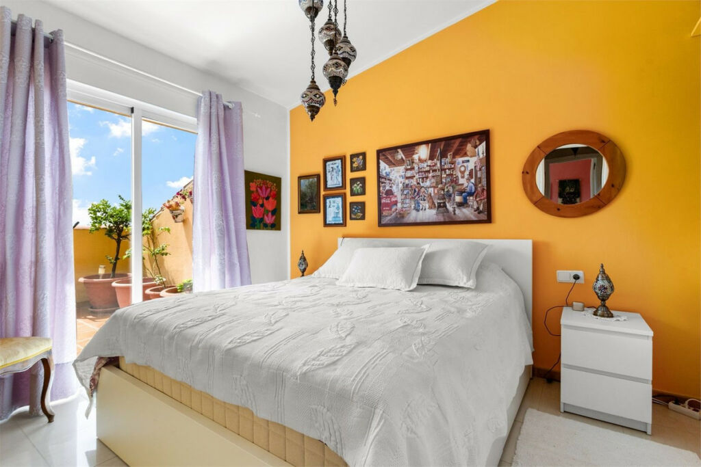 Penthouse Los Pacos Málaga - image 10