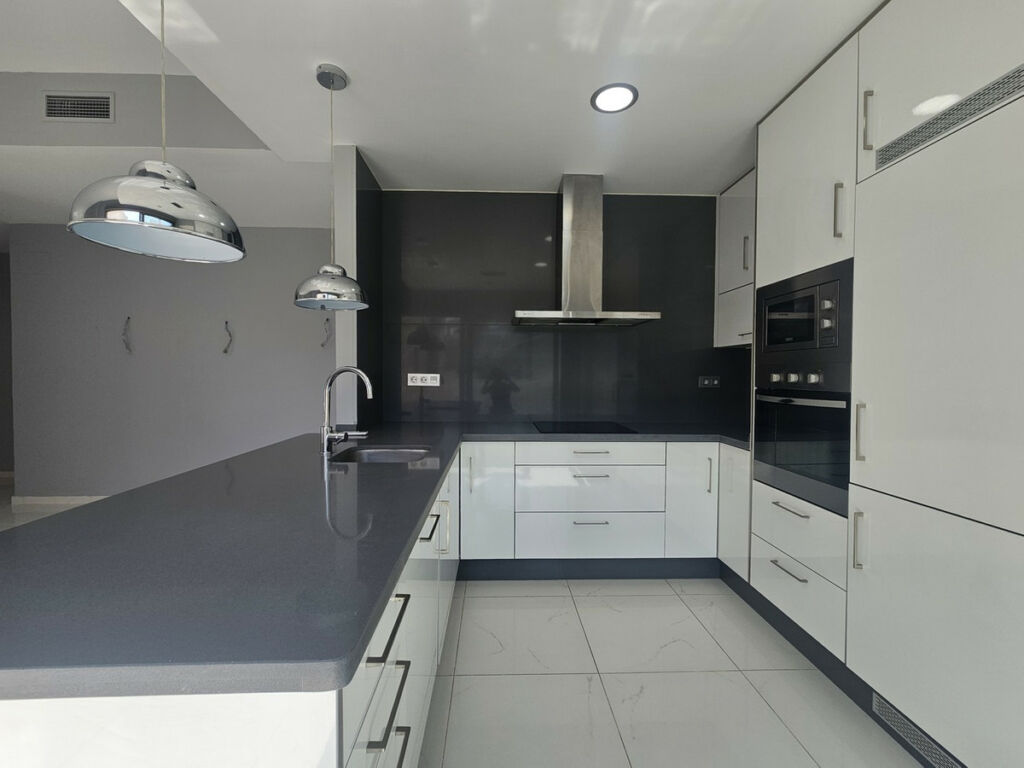 Detached Villa Villamartin Alicante - image 11