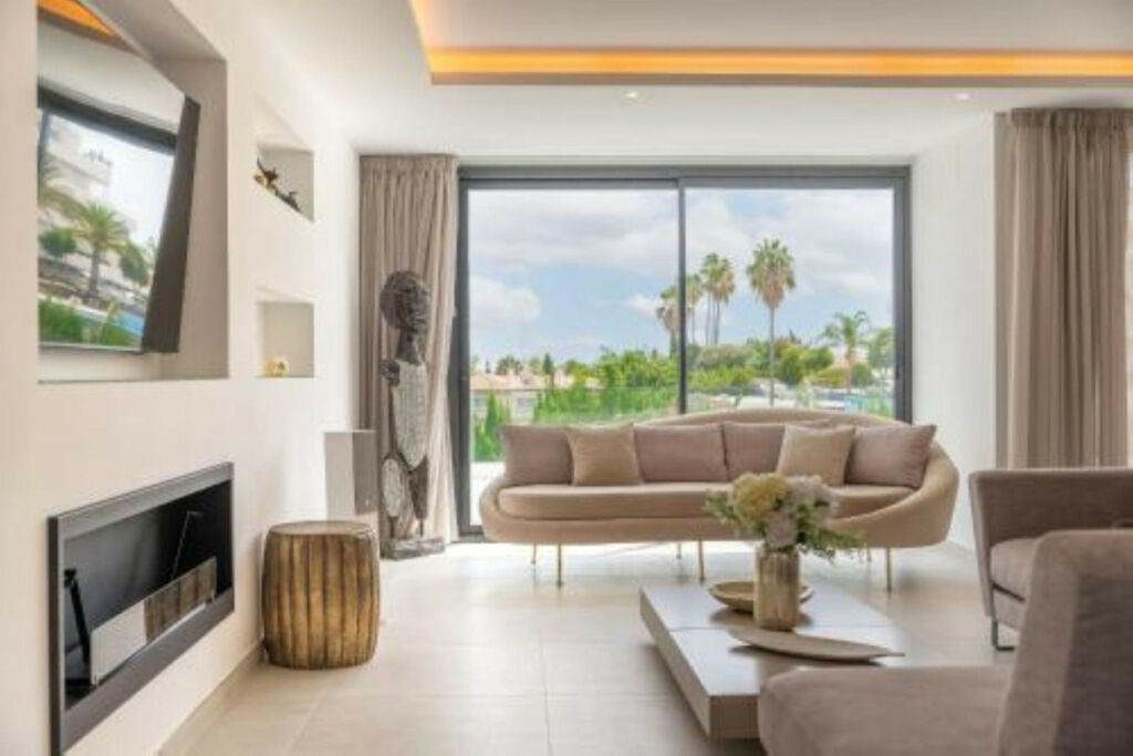 Detached Villa Guadalmina Alta Málaga - image 10