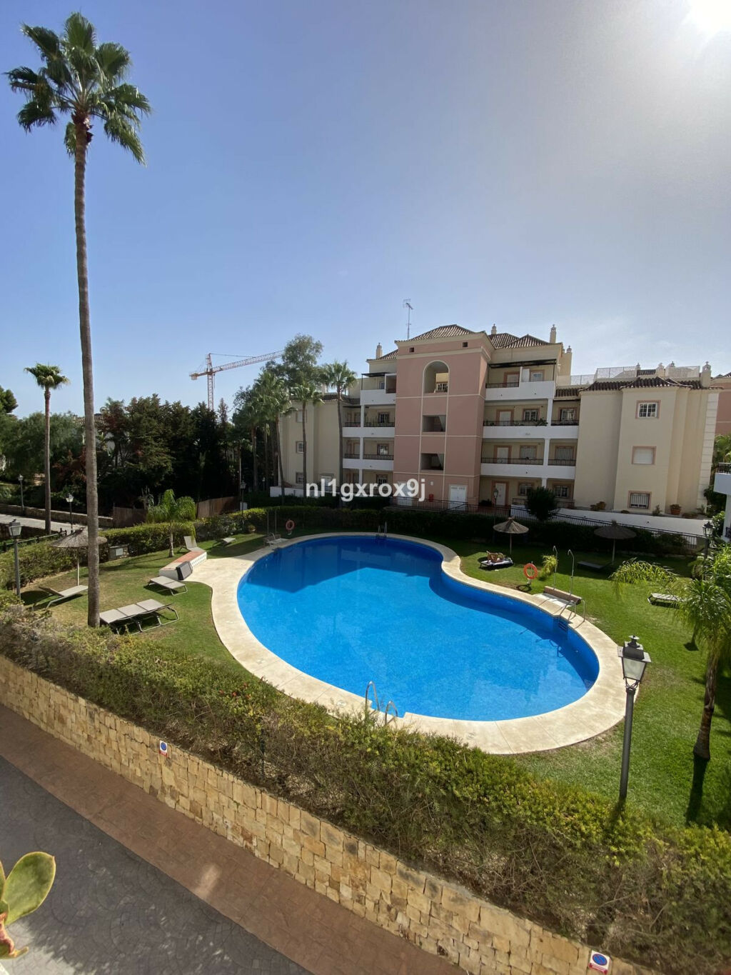 Middle Floor Apartment Nueva Andalucía Málaga - image 9
