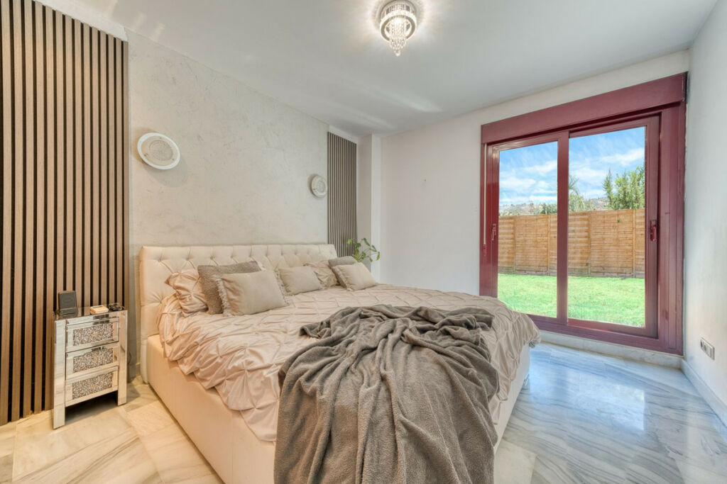 Detached Villa Benahavís Málaga - image 10
