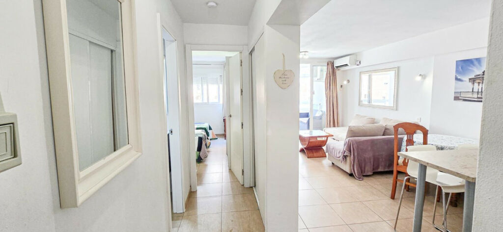 Middle Floor Apartment Benalmadena Málaga - image 10