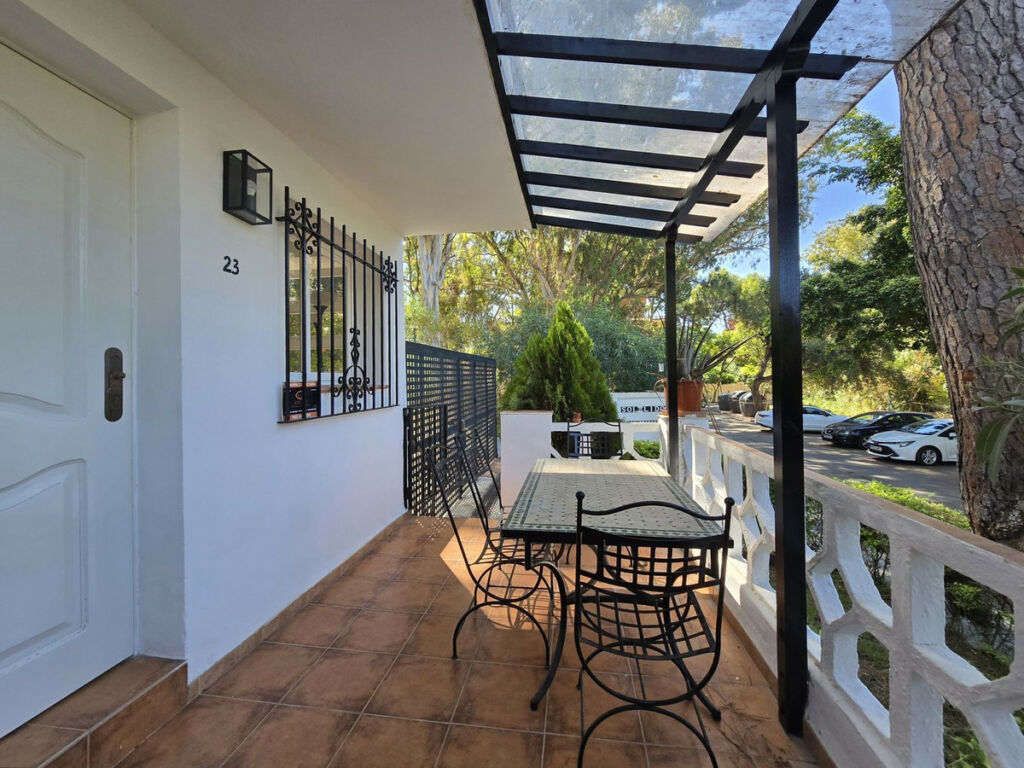 Semi-Detached House Elviria Málaga - image 10
