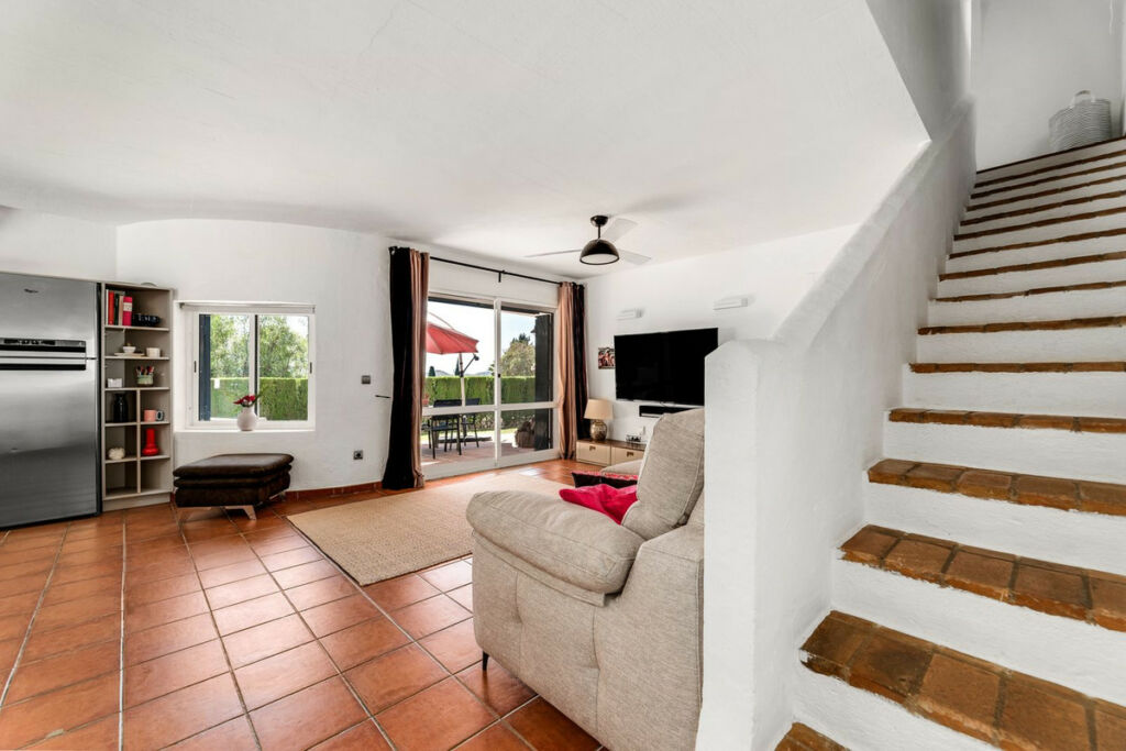 Detached Villa El Coto Málaga - image 10