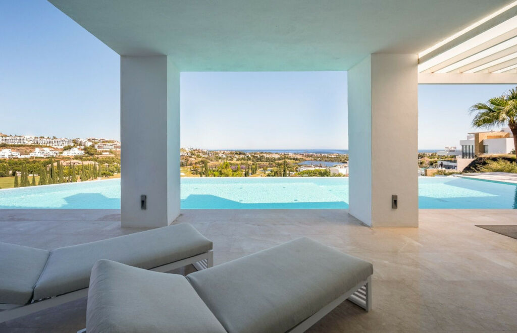 Detached Villa Los Flamingos Málaga - image 9