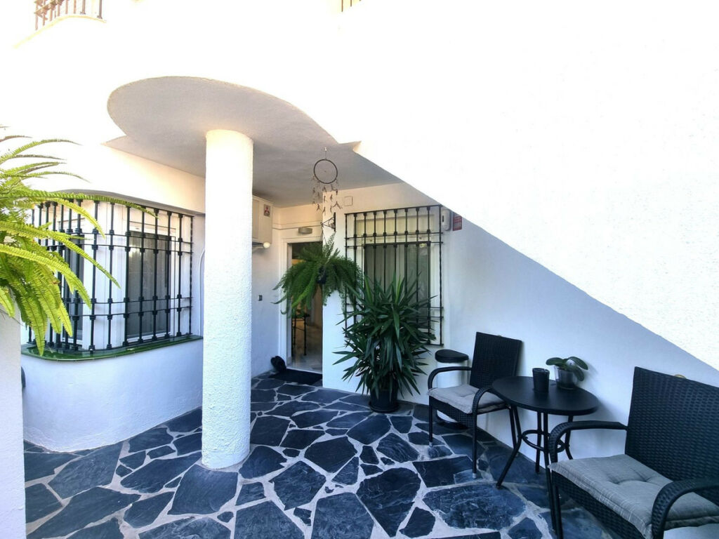 Ground Floor Apartment Calahonda Málaga - image 11