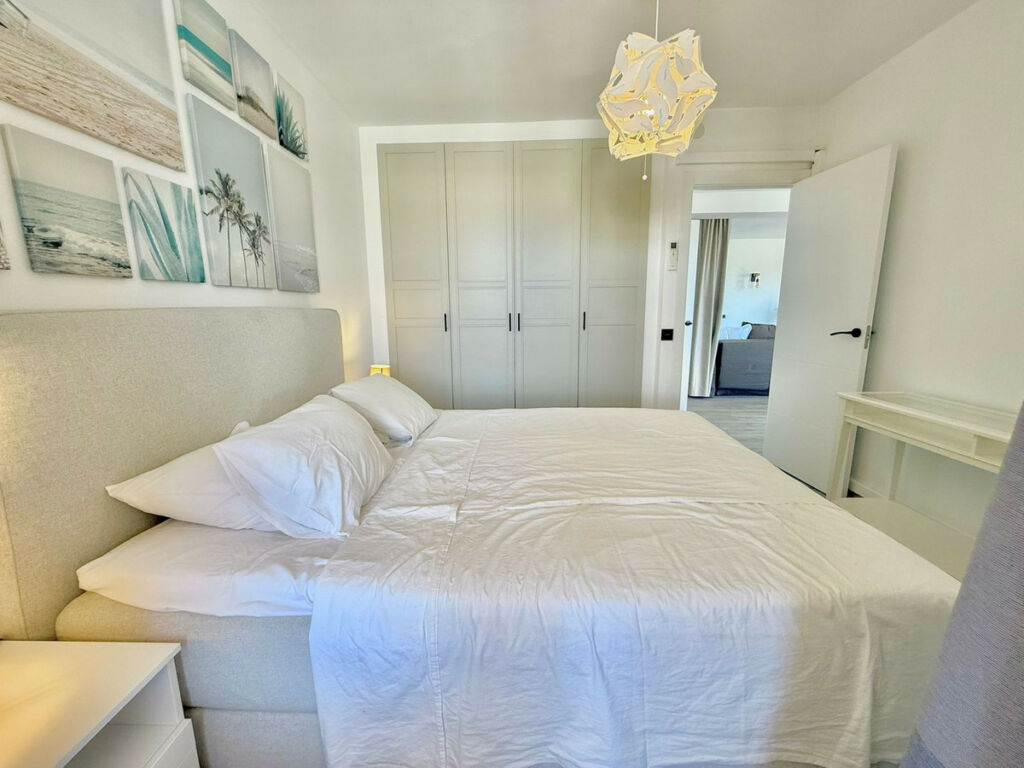 Middle Floor Apartment Fuengirola Málaga - image 10