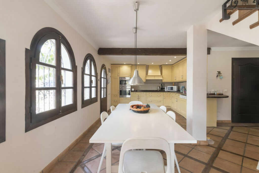 Detached Villa Fuengirola Málaga - image 10