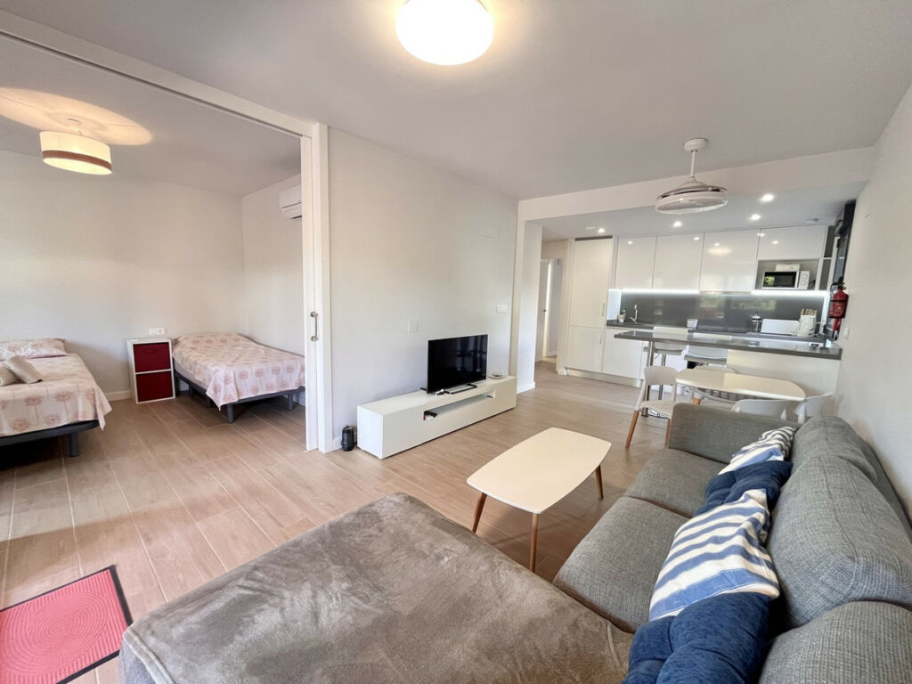Middle Floor Apartment Villamartin Alicante - image 11