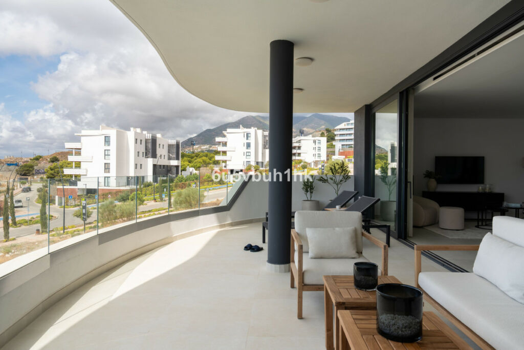 Middle Floor Apartment Fuengirola Málaga - image 10