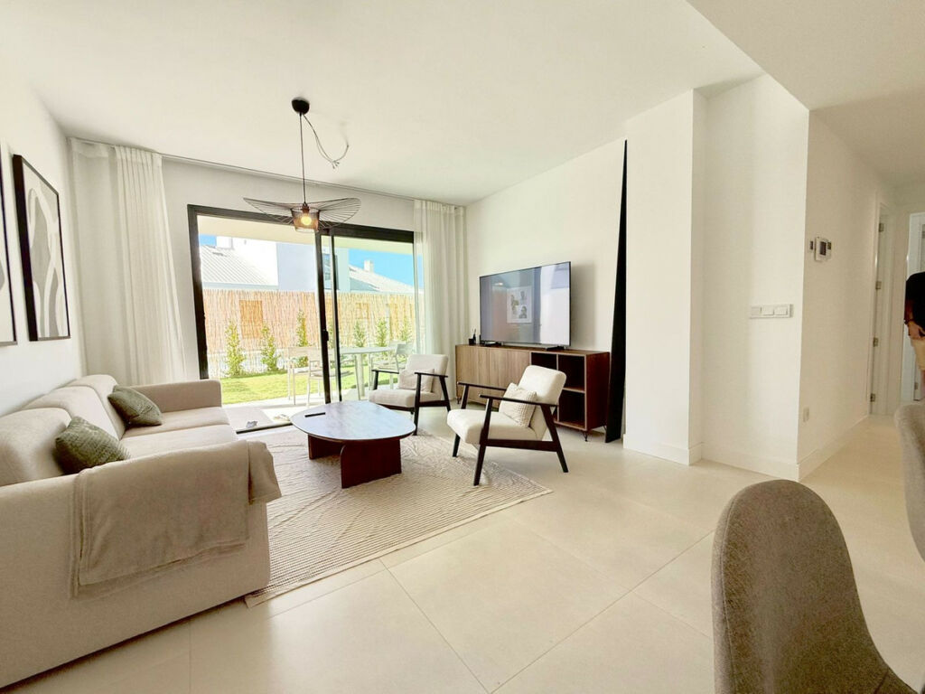 Ground Floor Apartment Higueron Málaga - image 10
