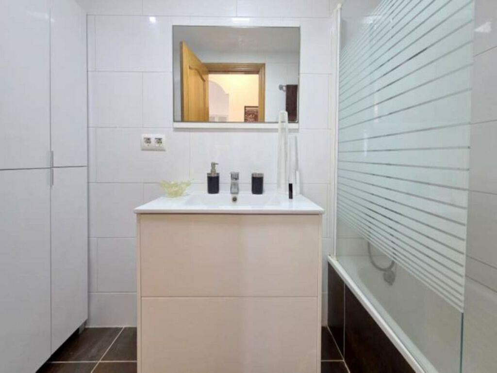 Middle Floor Apartment San Luis de Sabinillas Málaga - image 10