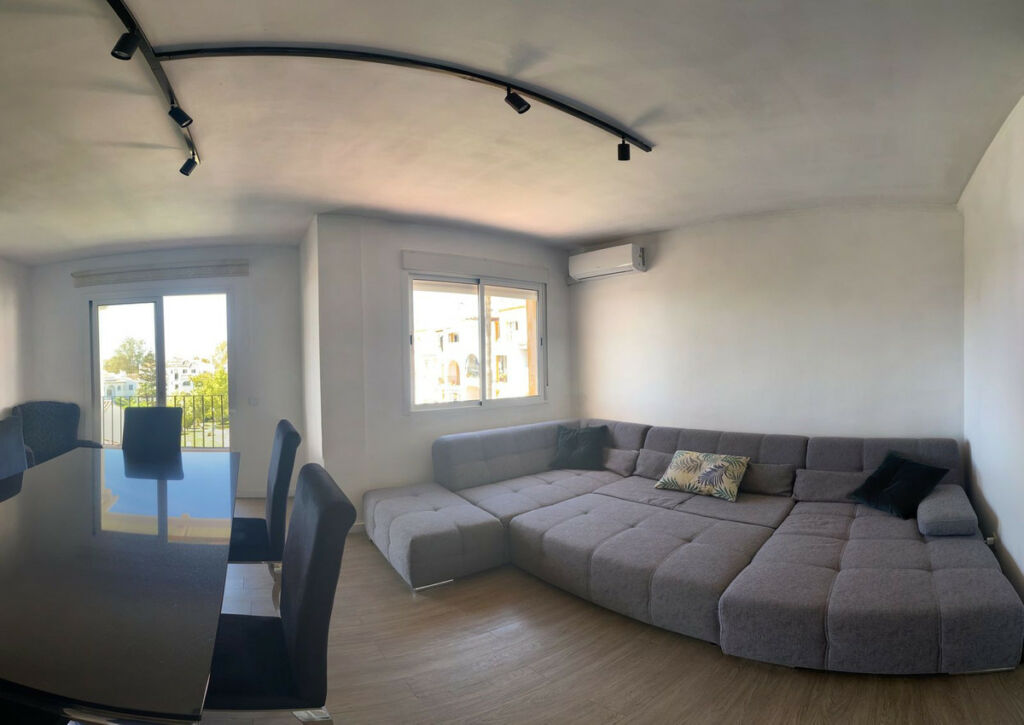 Top Floor Apartment Diana Park Málaga - image 10