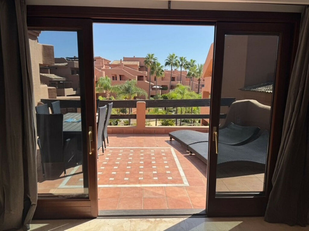 Middle Floor Apartment New Golden Mile Málaga - image 10