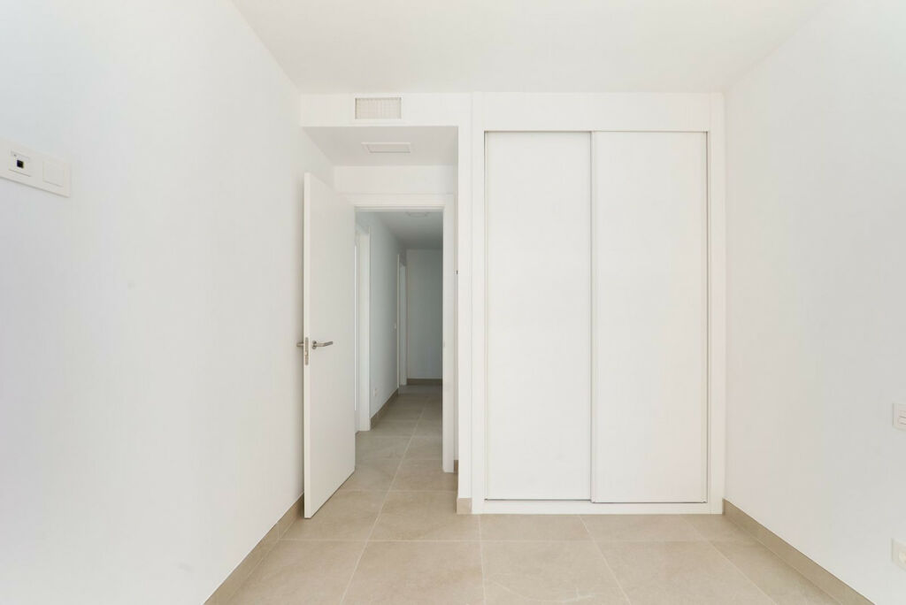 Middle Floor Apartment Estepona Málaga - image 10