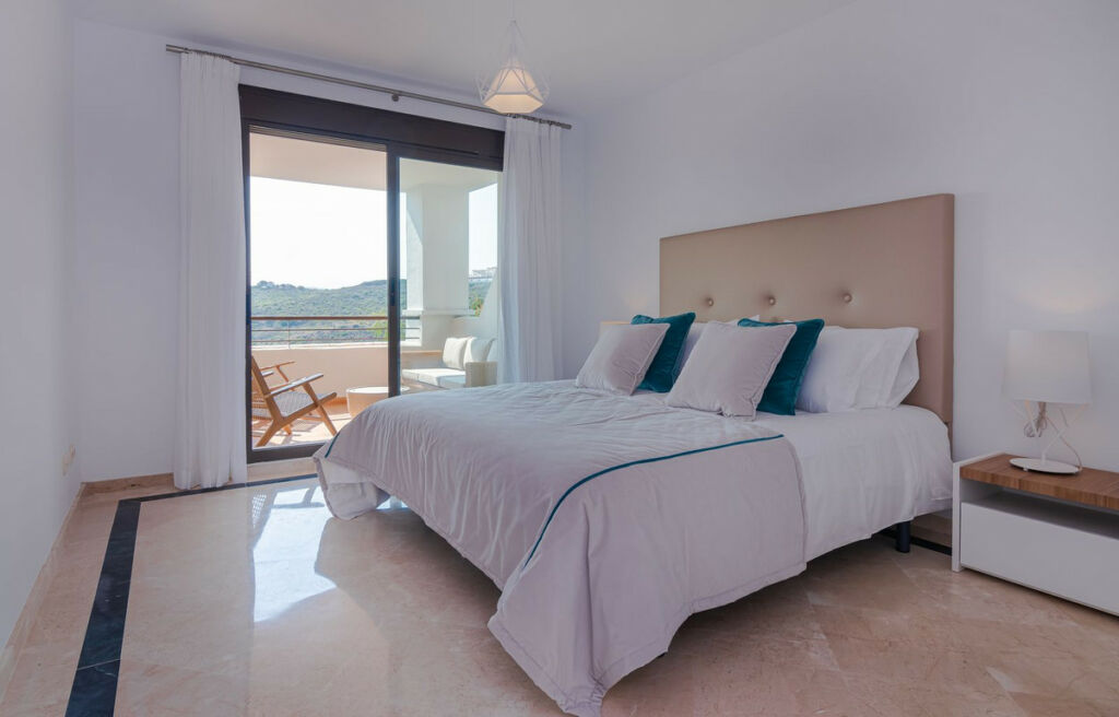 Middle Floor Apartment Casares Playa Málaga - image 10