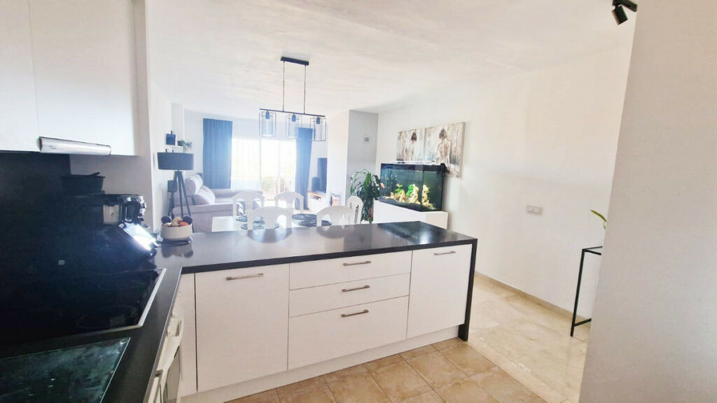 Middle Floor Apartment Bel Air Málaga - image 10