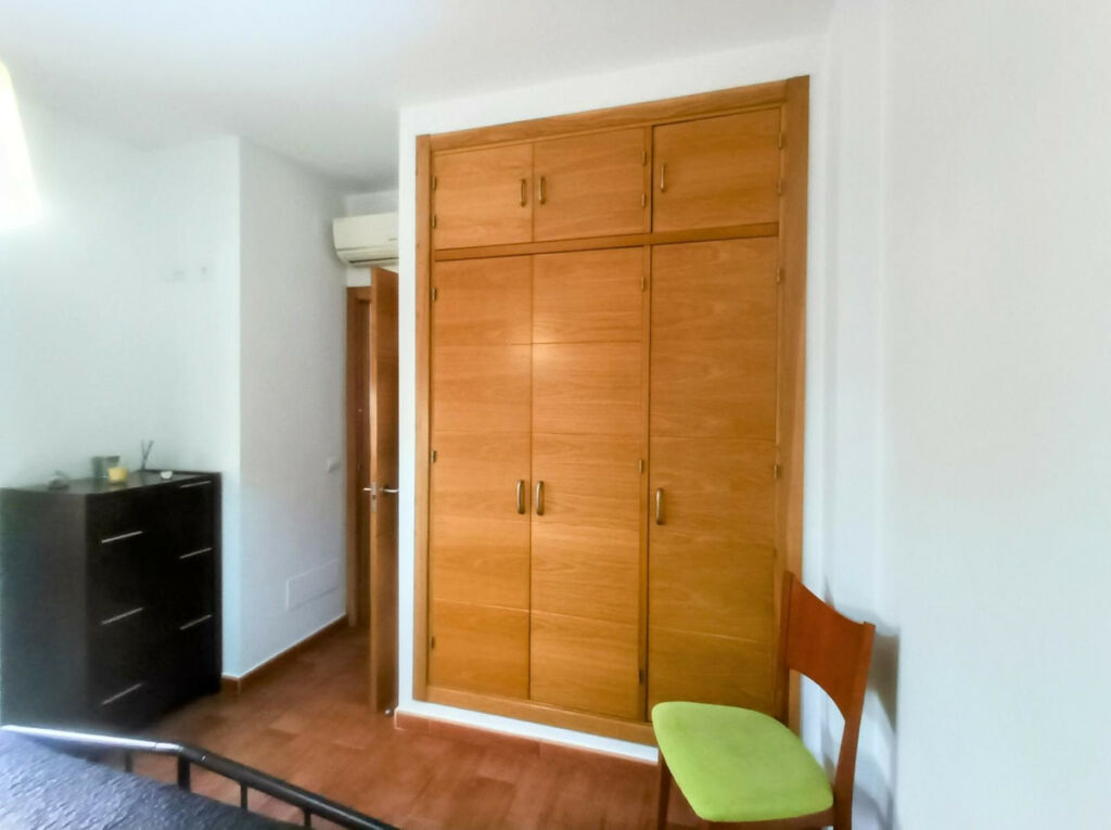 Middle Floor Apartment Las Lagunas Málaga - image 10