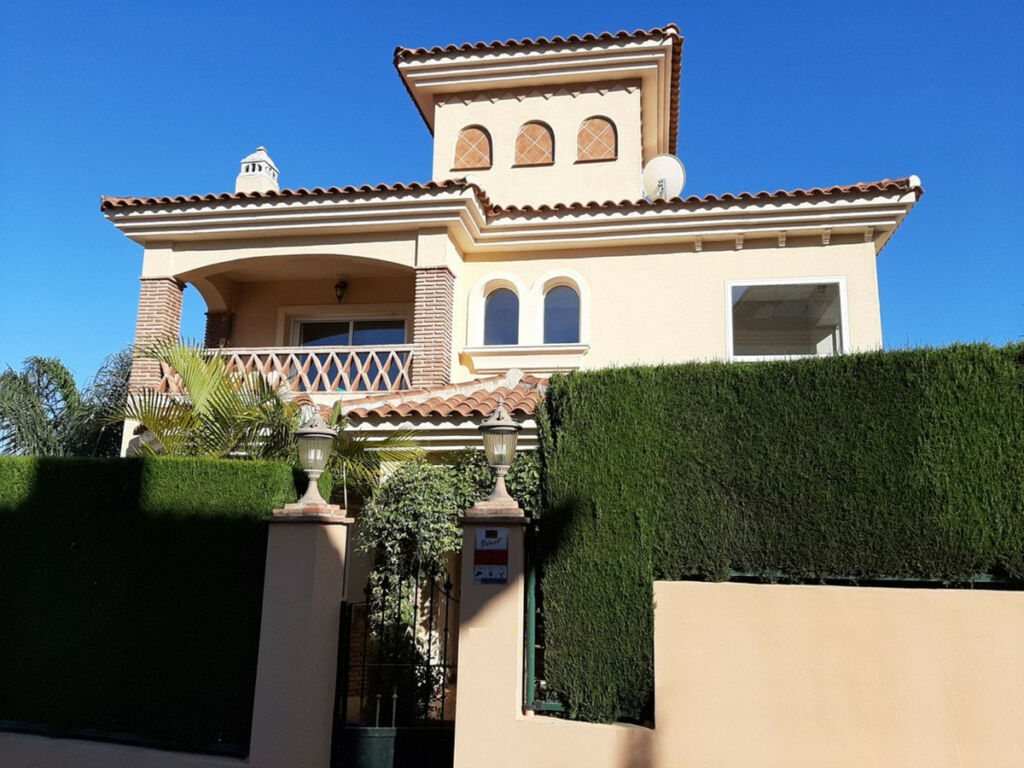 Detached Villa Riviera del Sol Málaga - image 10
