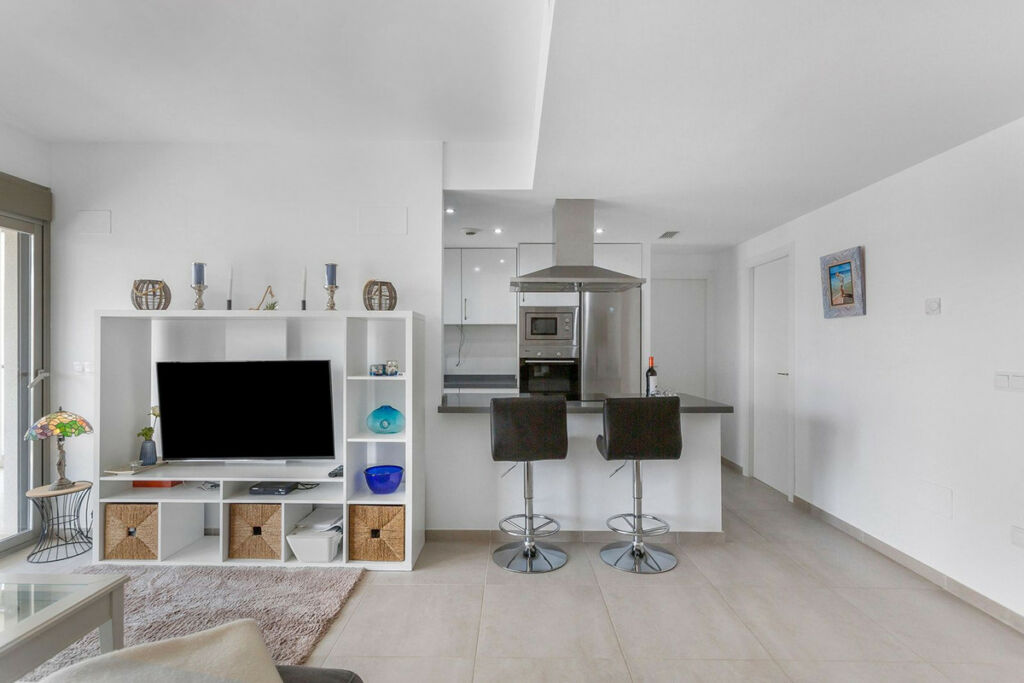 Middle Floor Apartment Villamartin Alicante - image 10