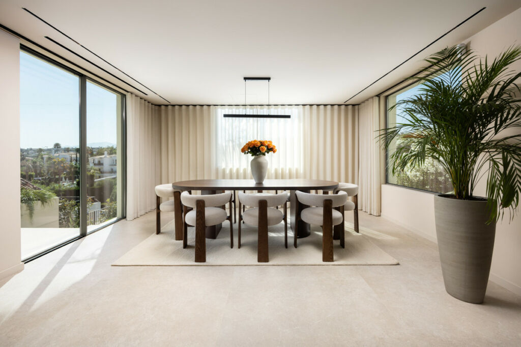 Detached Villa Nueva Andalucía Málaga - image 10