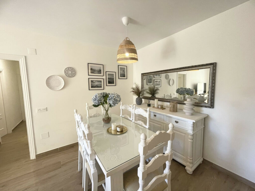 Middle Floor Apartment Los Boliches Málaga - image 12