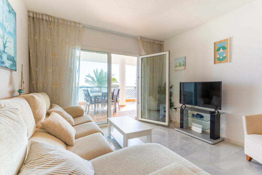 Middle Floor Apartment Calahonda Málaga - image 10