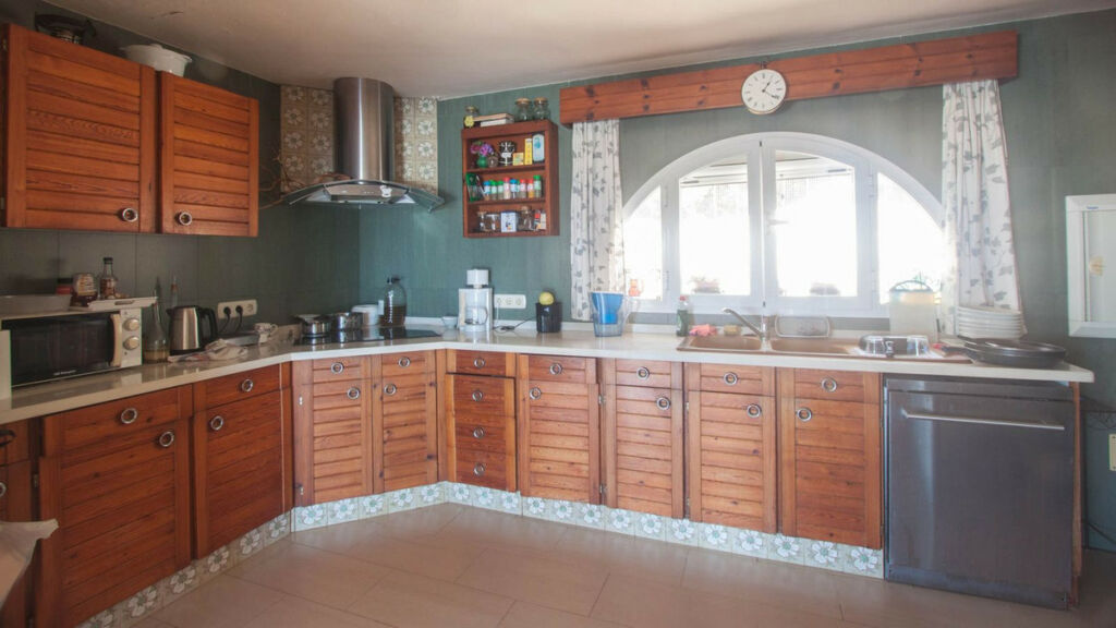 Detached Villa Estepona Málaga - image 10