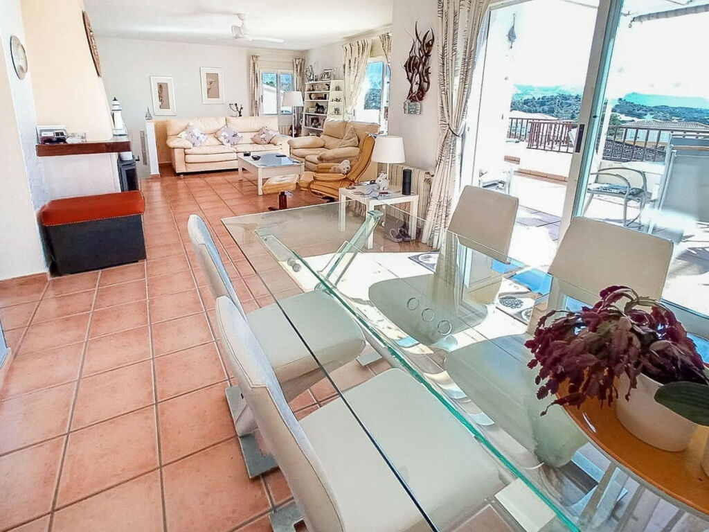 Detached Villa La Nucia Alicante - image 10