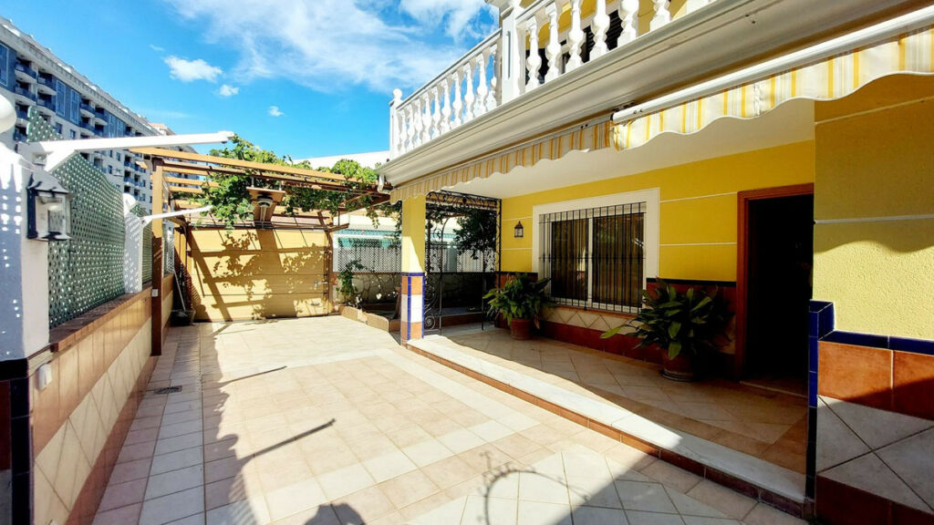 Townhouse Los Boliches Málaga - image 10