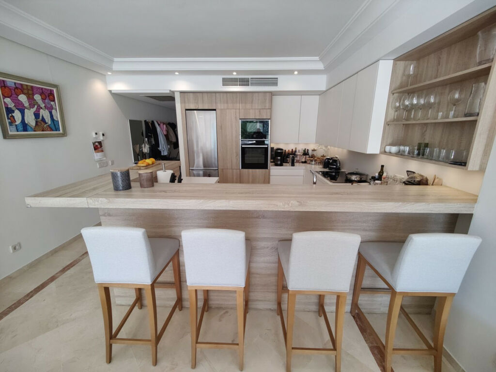 Middle Floor Apartment Puerto Banús Málaga - image 10