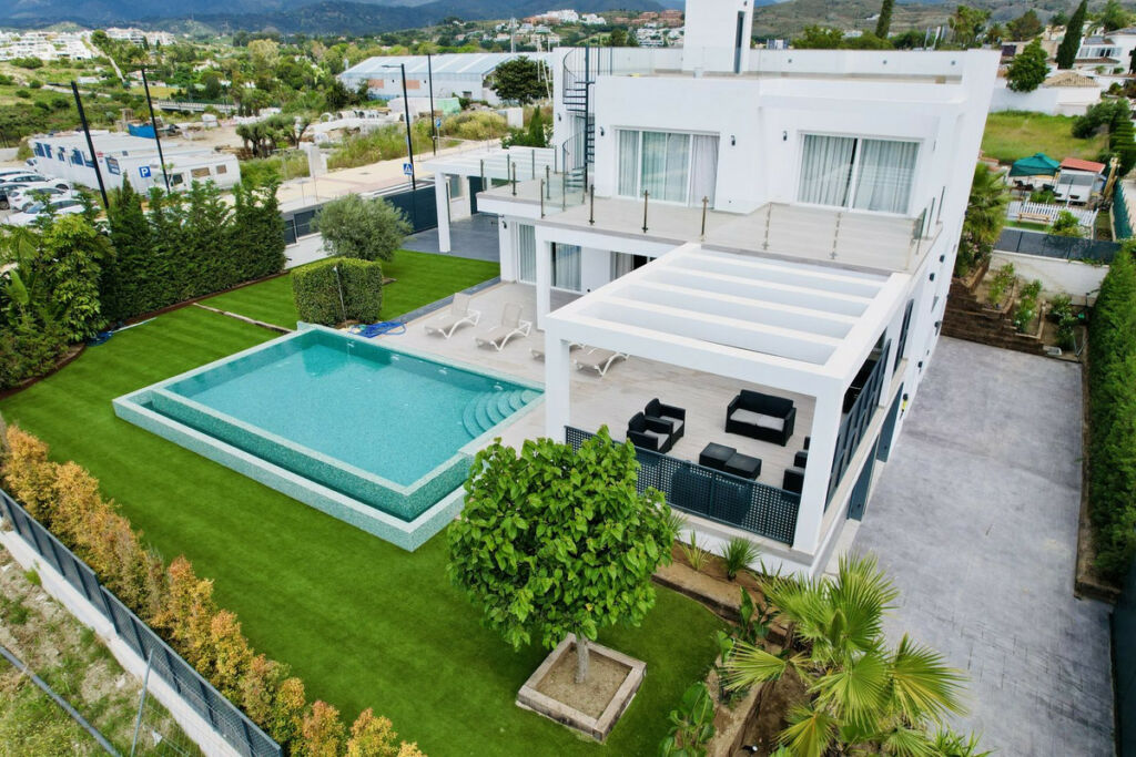 Detached Villa Cancelada Málaga - image 10