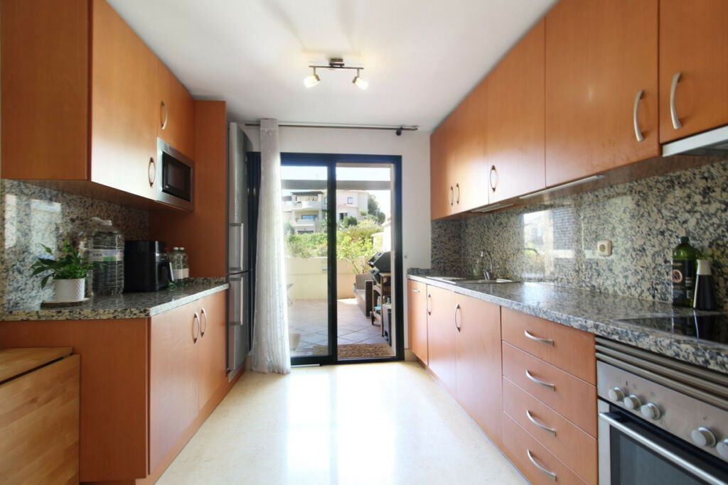 Ground Floor Apartment Benahavís Málaga - image 10