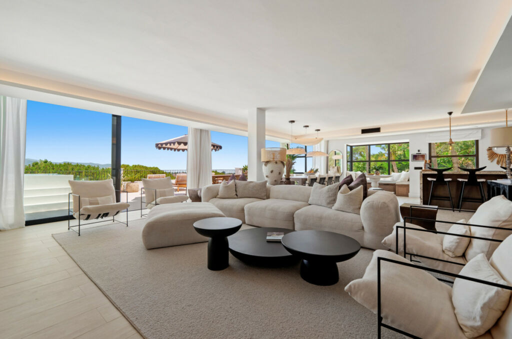 Detached Villa Nueva Andalucía Málaga - image 10