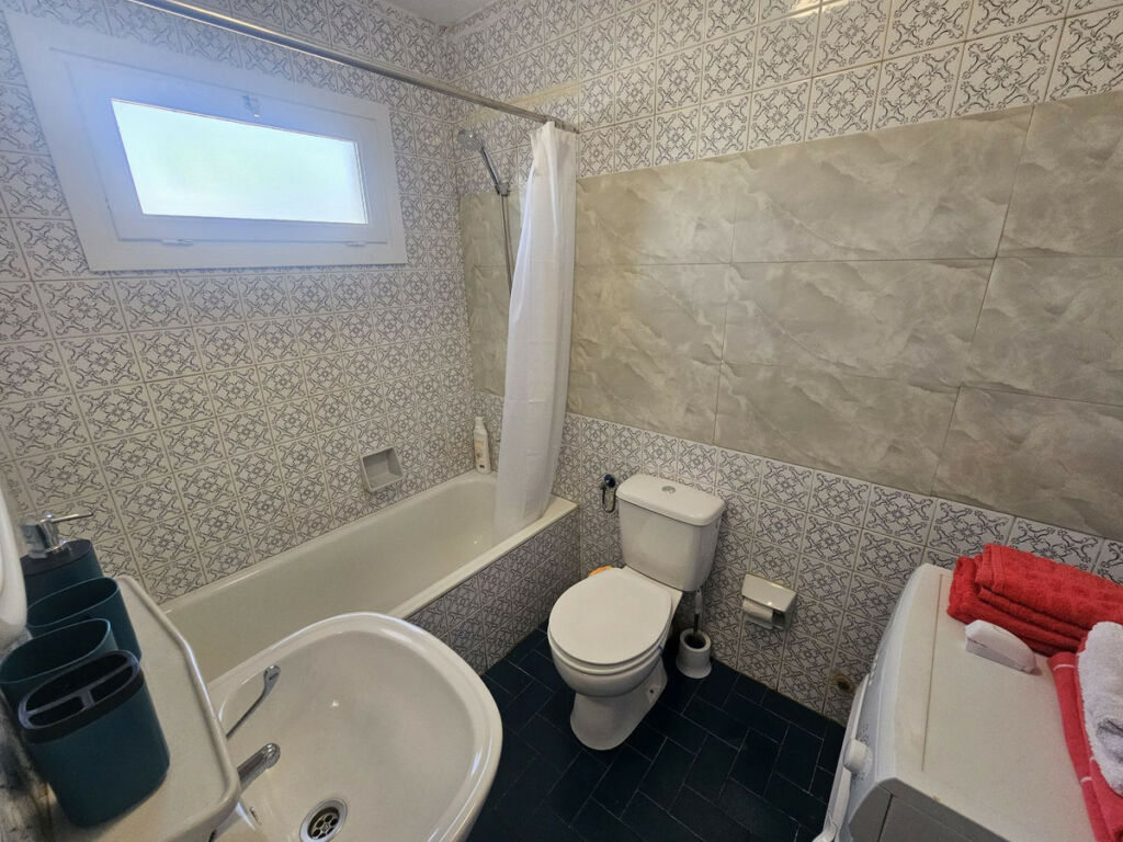 Middle Floor Apartment Calypso Málaga - image 10