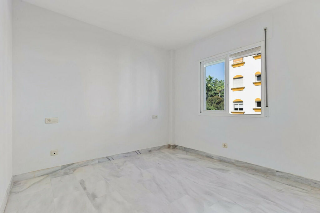 Middle Floor Studio Marbella Málaga - image 10